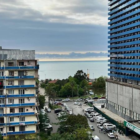Big Flat In Batumi Apartment Exterior photo