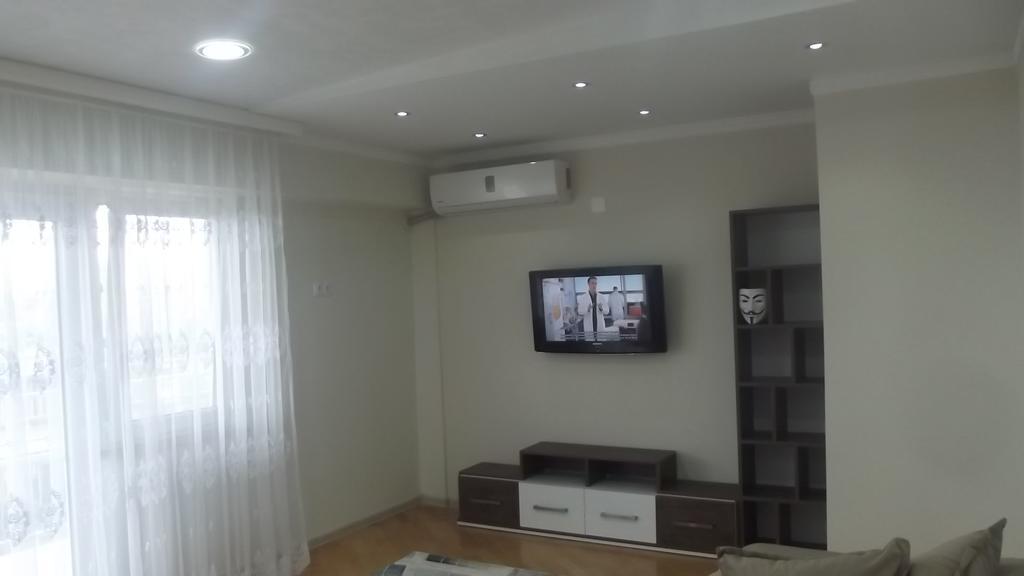 Big Flat In Batumi Apartment Exterior photo