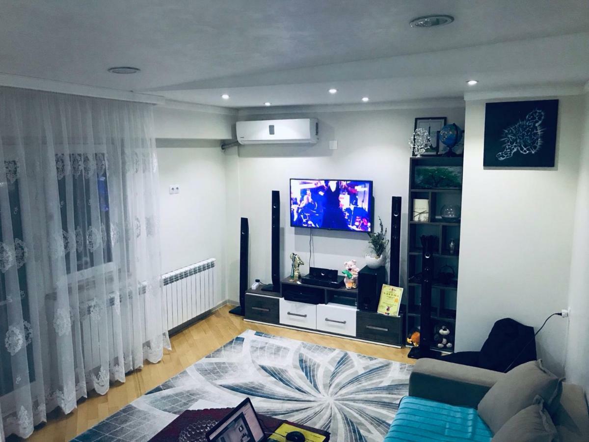 Big Flat In Batumi Apartment Exterior photo